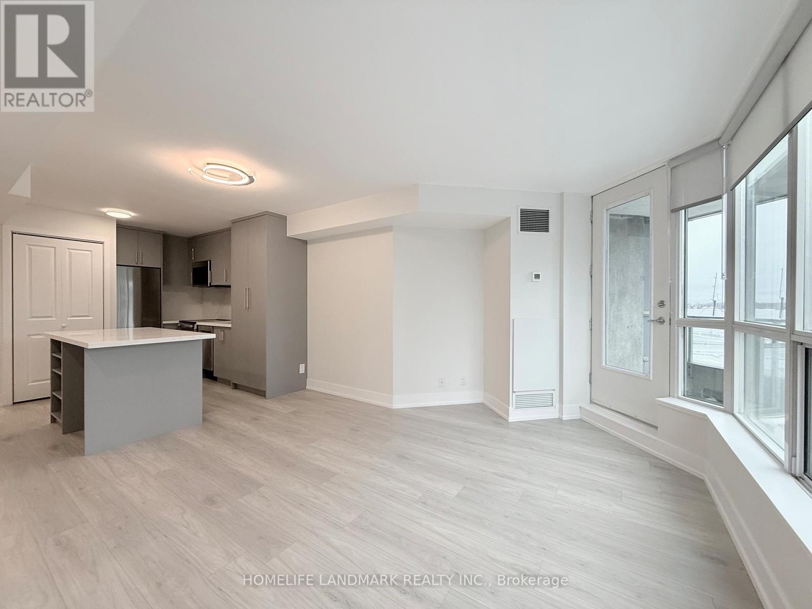 #727 230 QUEENS QUAY W - 8