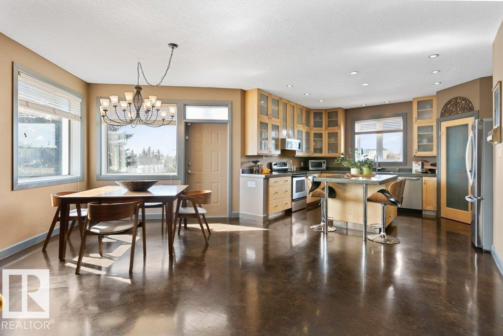 3335 32 AV NW, Edmonton