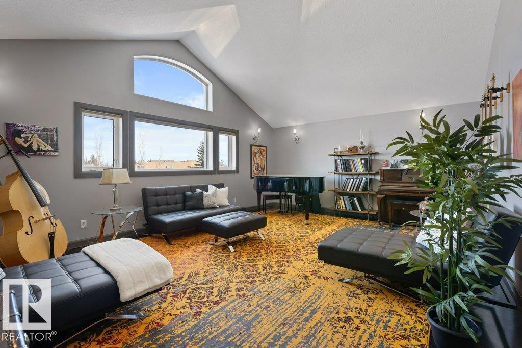 3335 32 AV NW, Edmonton