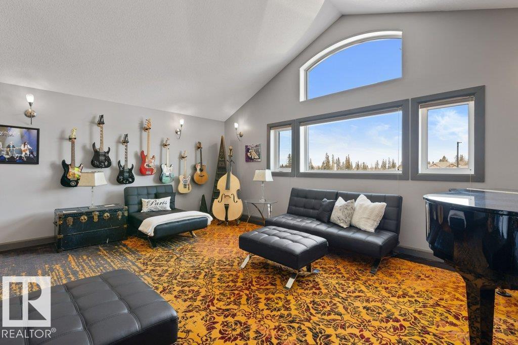 3335 32 AV NW, Edmonton