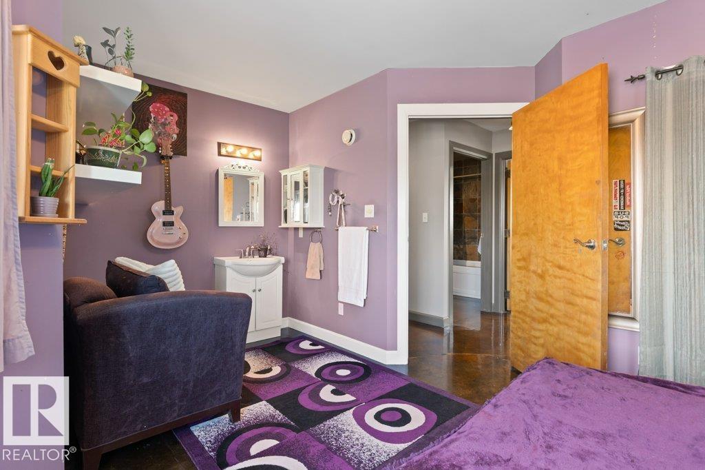 3335 32 AV NW, Edmonton