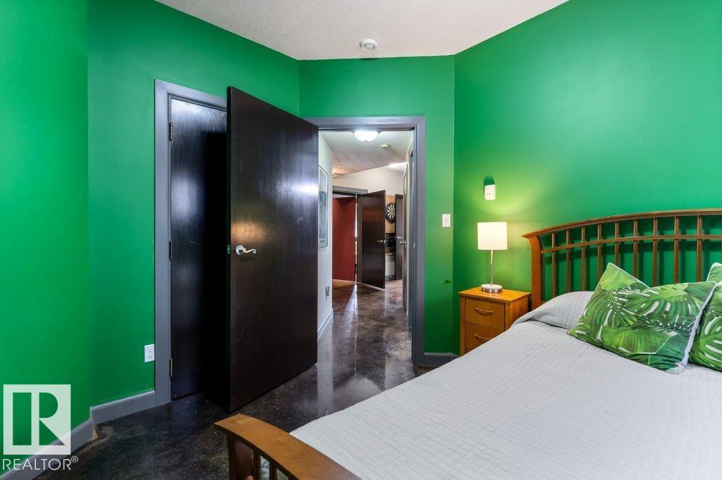 3335 32 AV NW, Edmonton