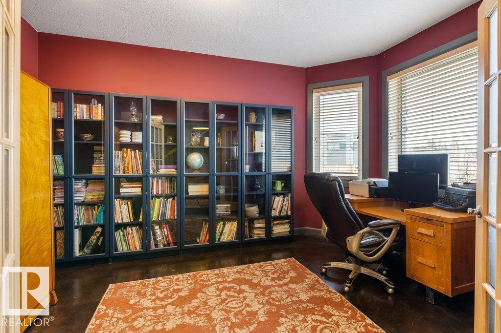 3335 32 AV NW, Edmonton