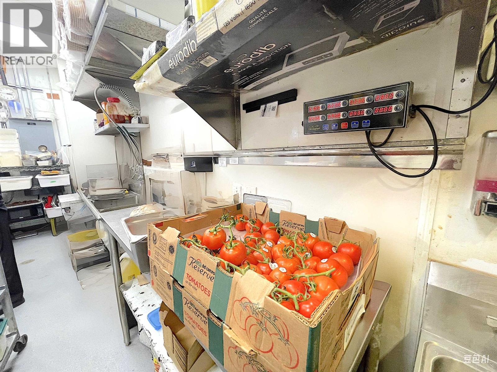 F14 4567 LOUGHEED HIGHWAY, Burnaby