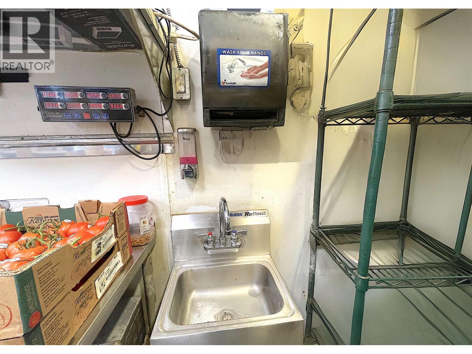 F14 4567 LOUGHEED HIGHWAY, Burnaby