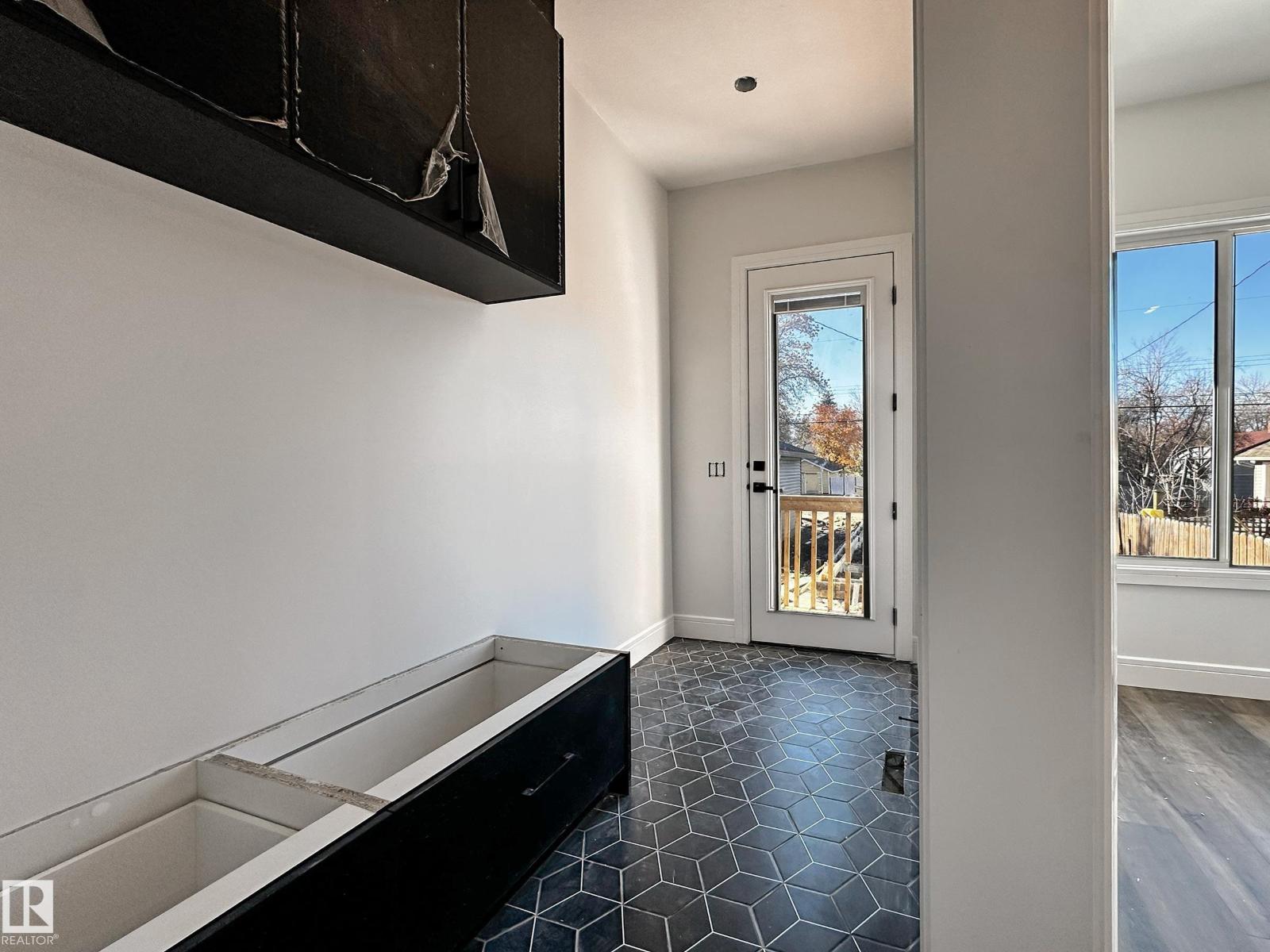 11230 125 ST NW, Edmonton