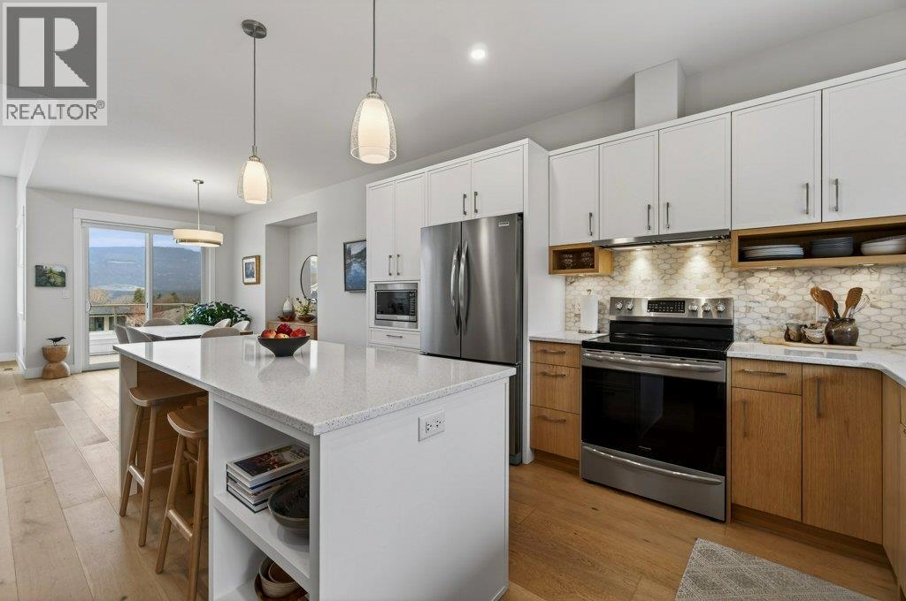  70 24 Street Northeast, Salmon Arm