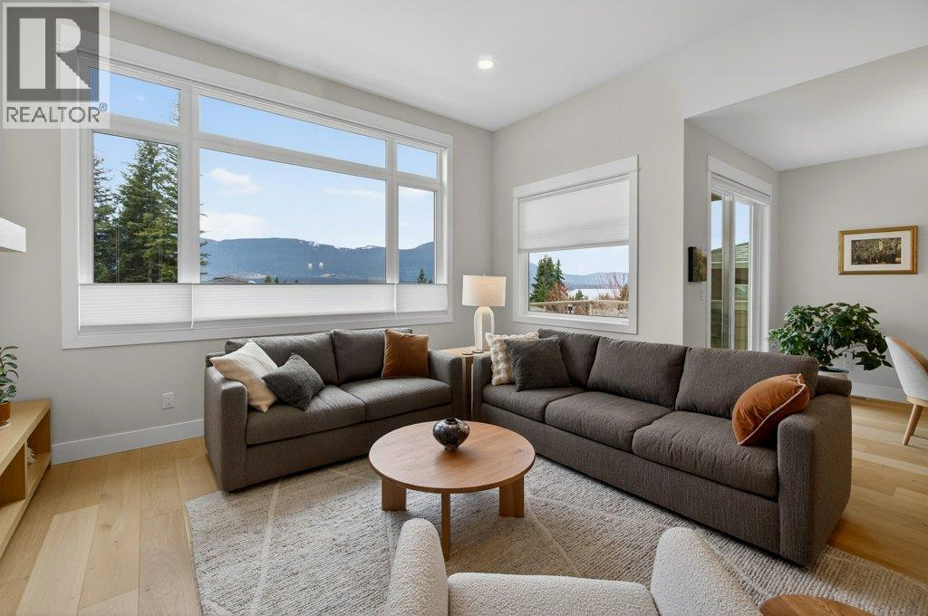  70 24 Street Northeast, Salmon Arm