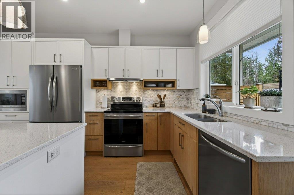  70 24 Street Northeast, Salmon Arm