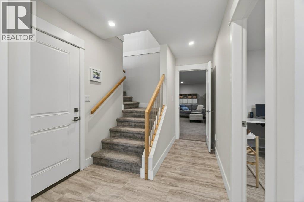  70 24 Street Northeast, Salmon Arm