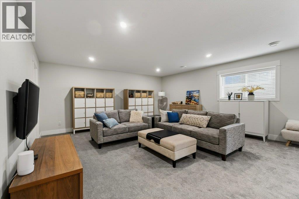  70 24 Street Northeast, Salmon Arm