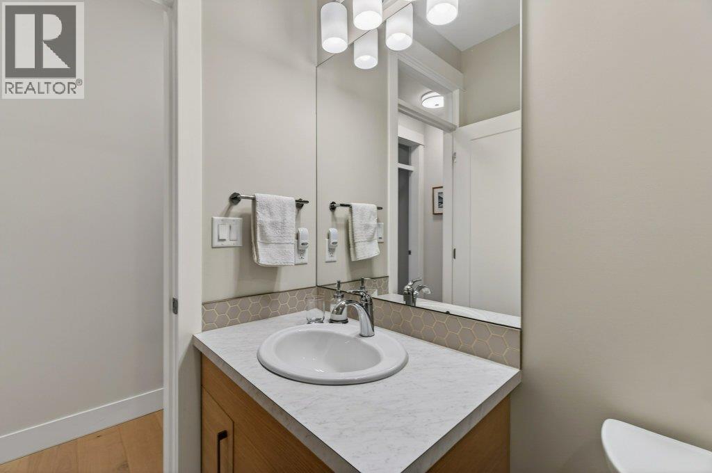  70 24 Street Northeast, Salmon Arm