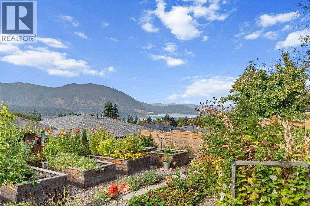  70 24 Street Northeast, Salmon Arm