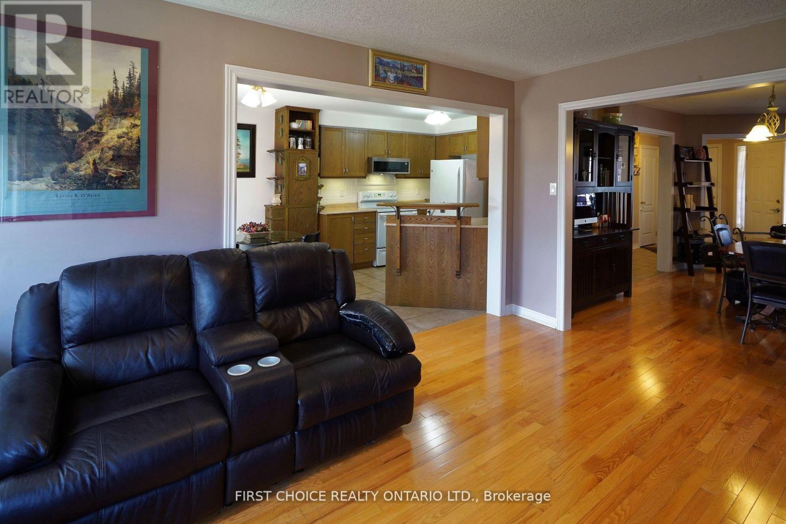 43 BUCHANAN DRIVE - 21