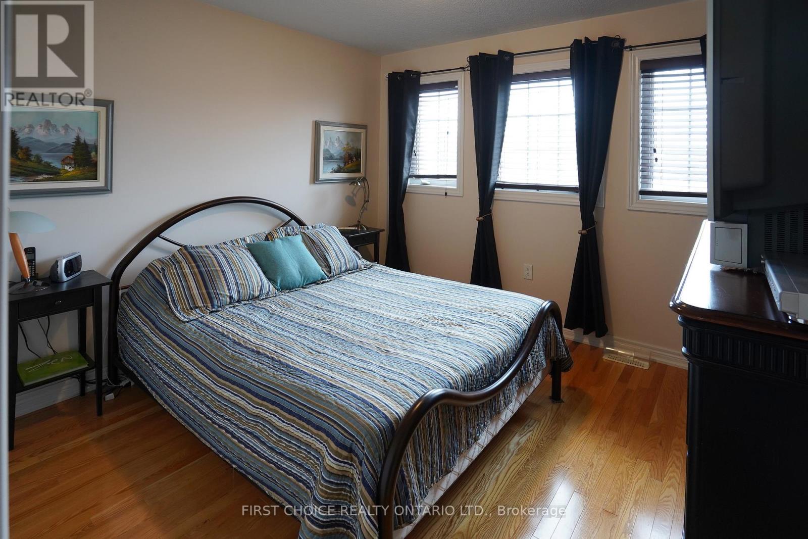 43 BUCHANAN DRIVE - 28