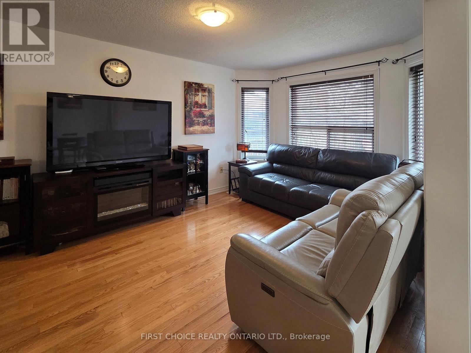 43 BUCHANAN DRIVE - 23