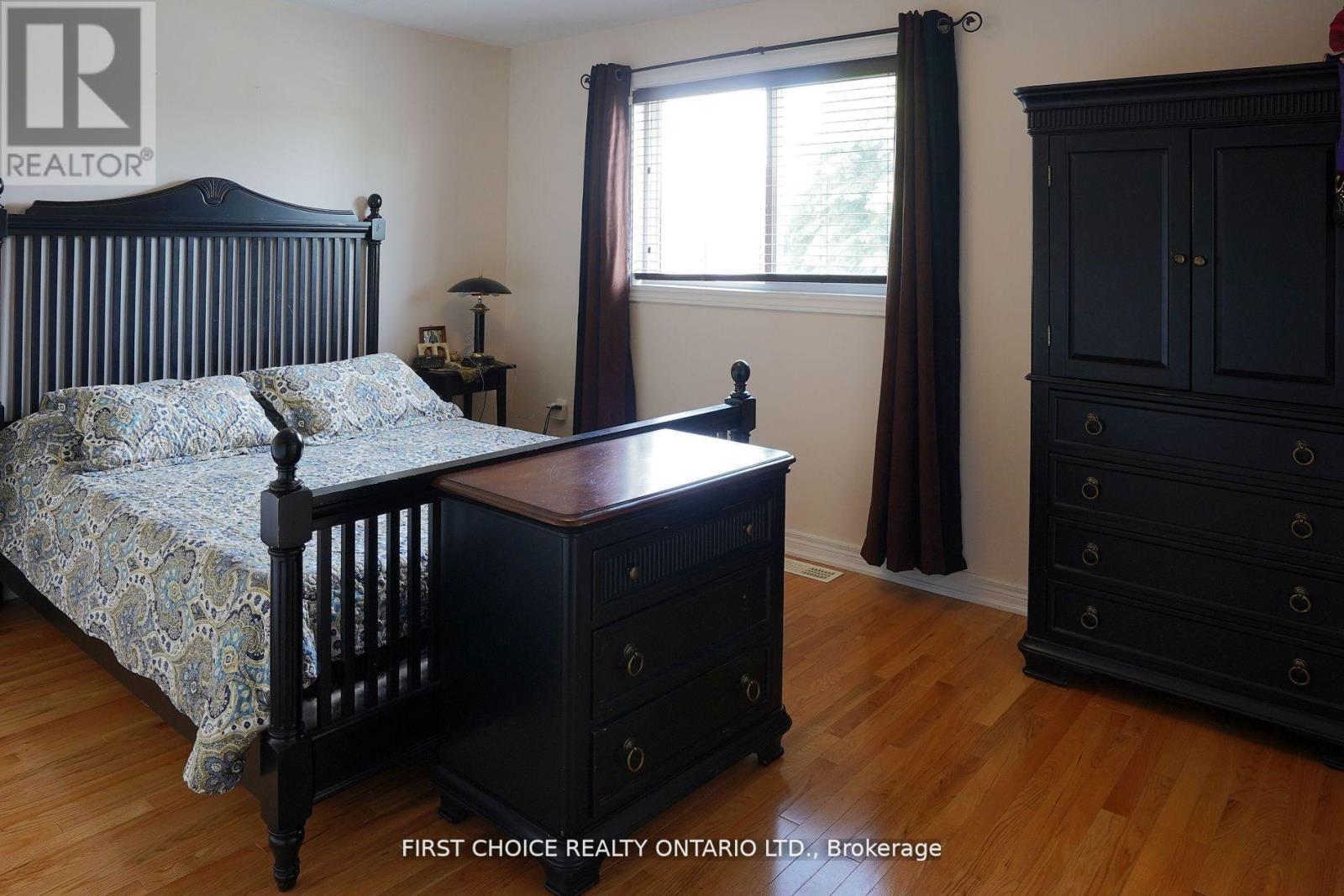 43 BUCHANAN DRIVE - 30