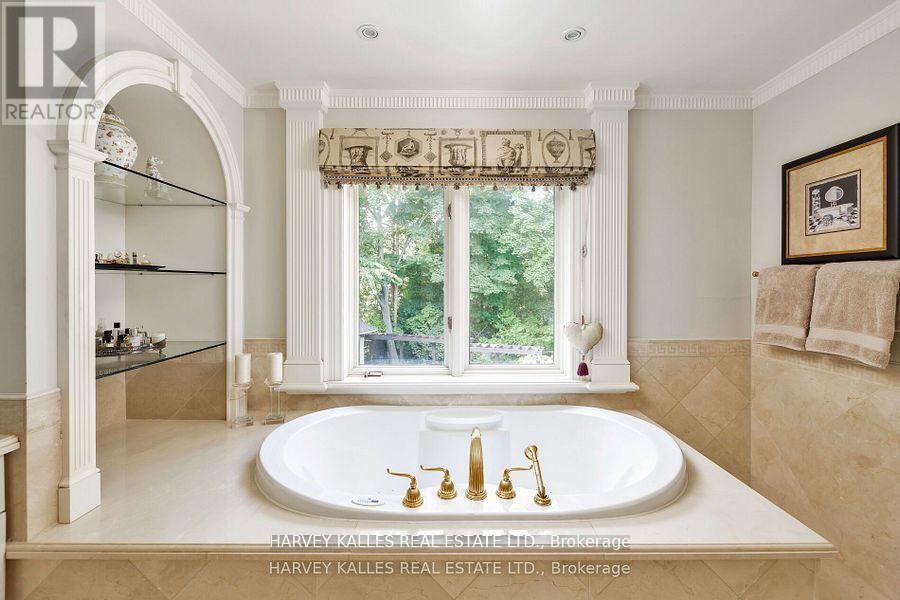 52 BERKINDALE DRIVE - 16