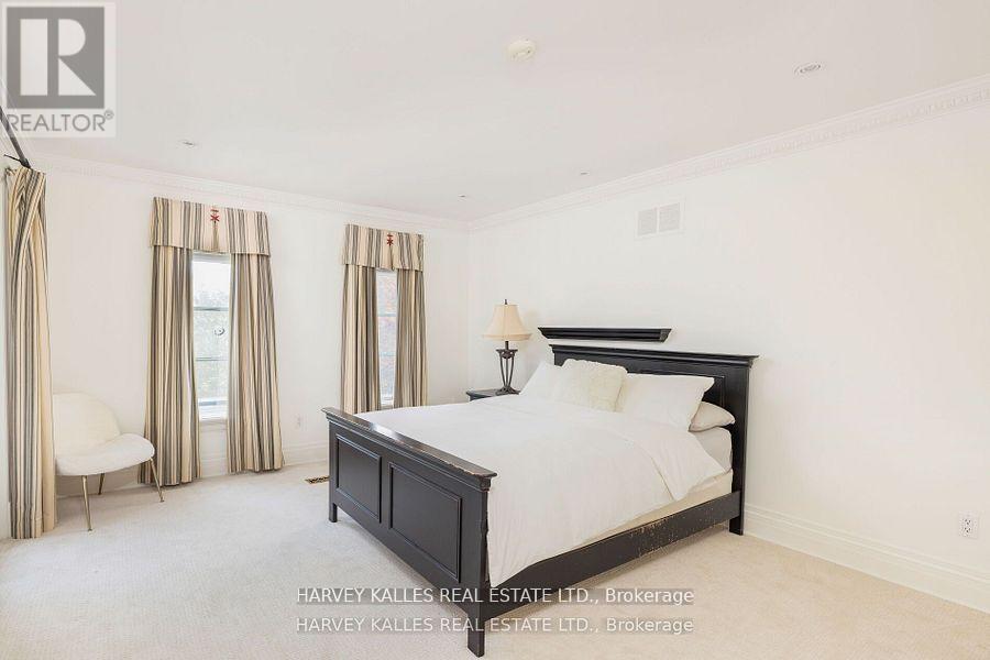 52 BERKINDALE DRIVE - 19
