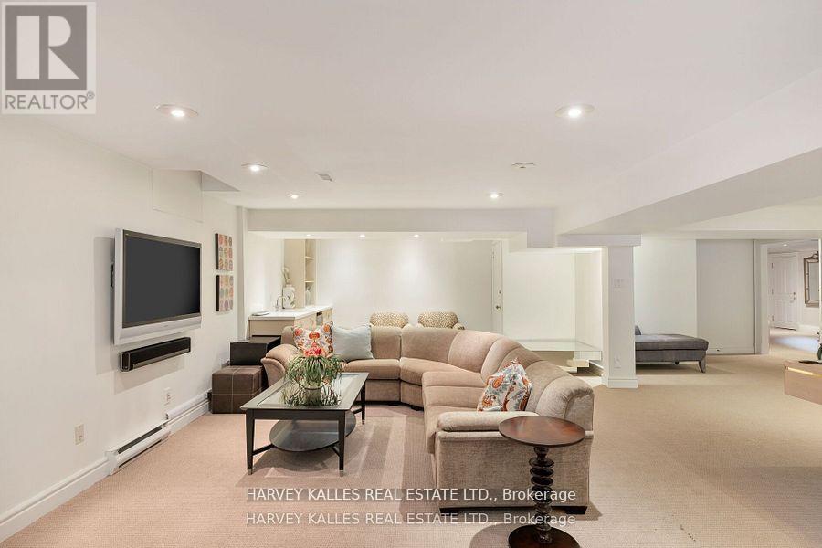 52 BERKINDALE DRIVE - 21