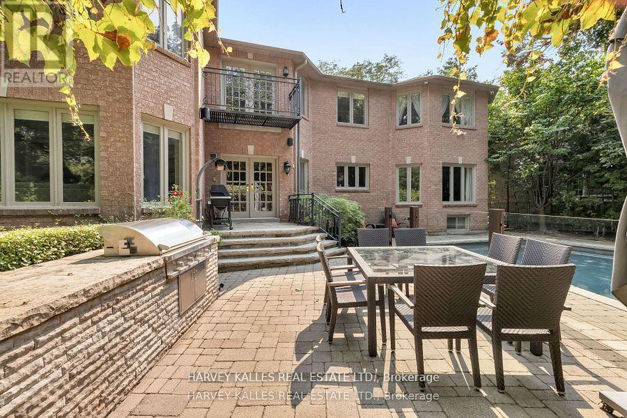 52 BERKINDALE DRIVE - 23