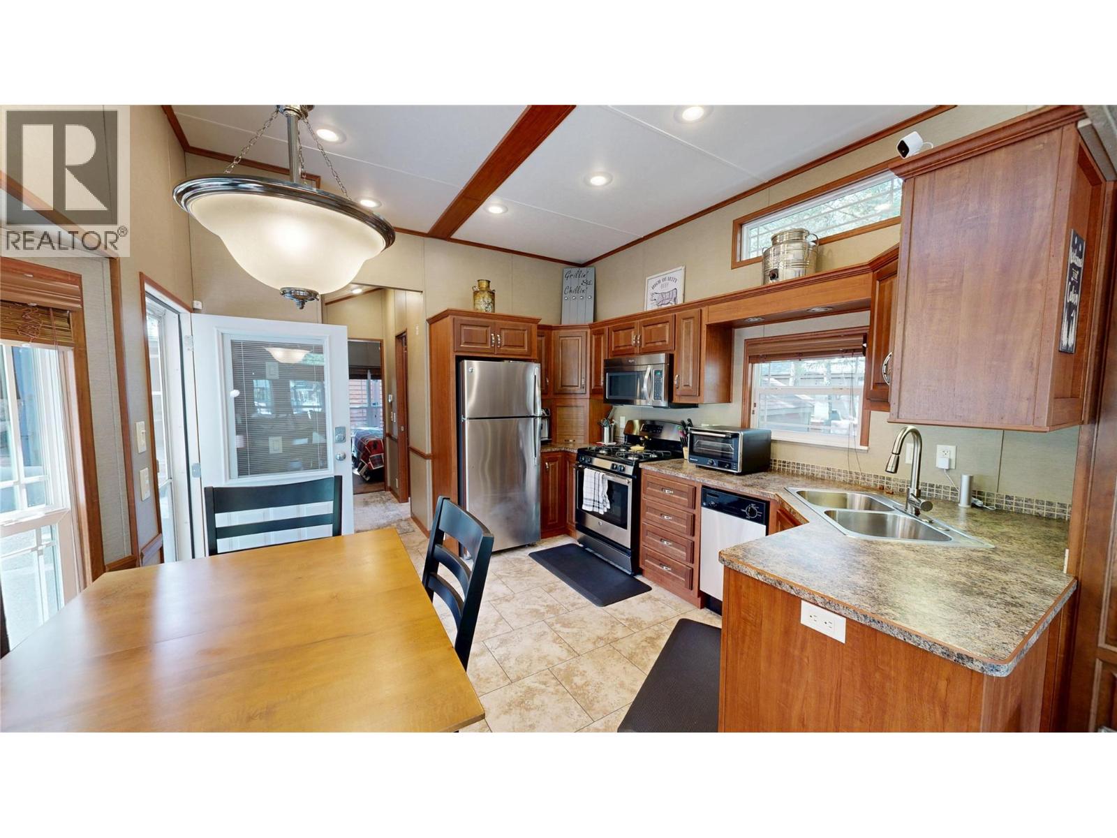 4895 Lynx Crescent - 15