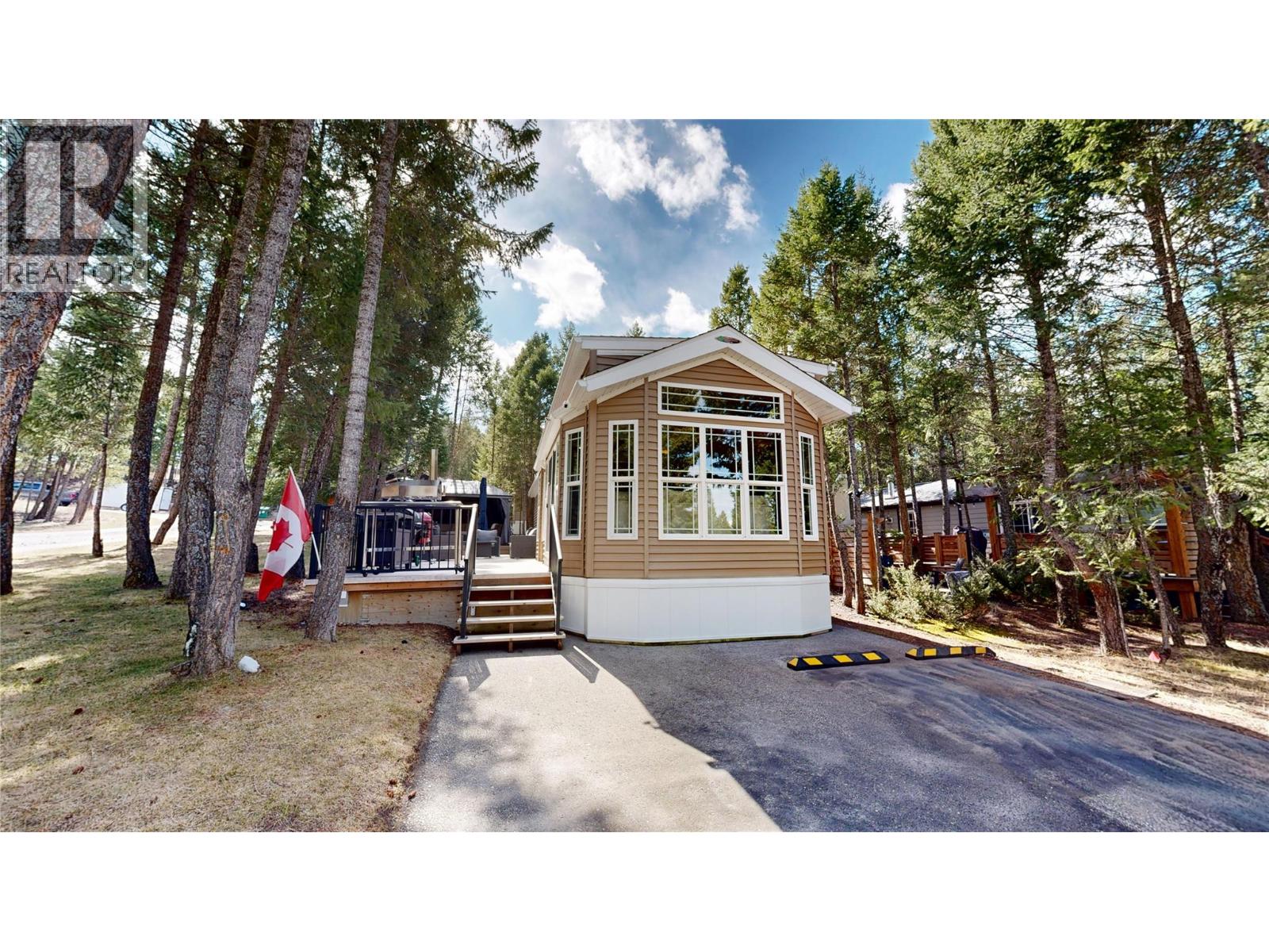 4895 Lynx Crescent - 2
