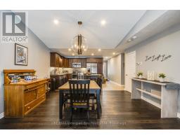 Foyer - 39 Chamberlain Crescent, Penetanguishene, ON L9M0A6 Photo 9