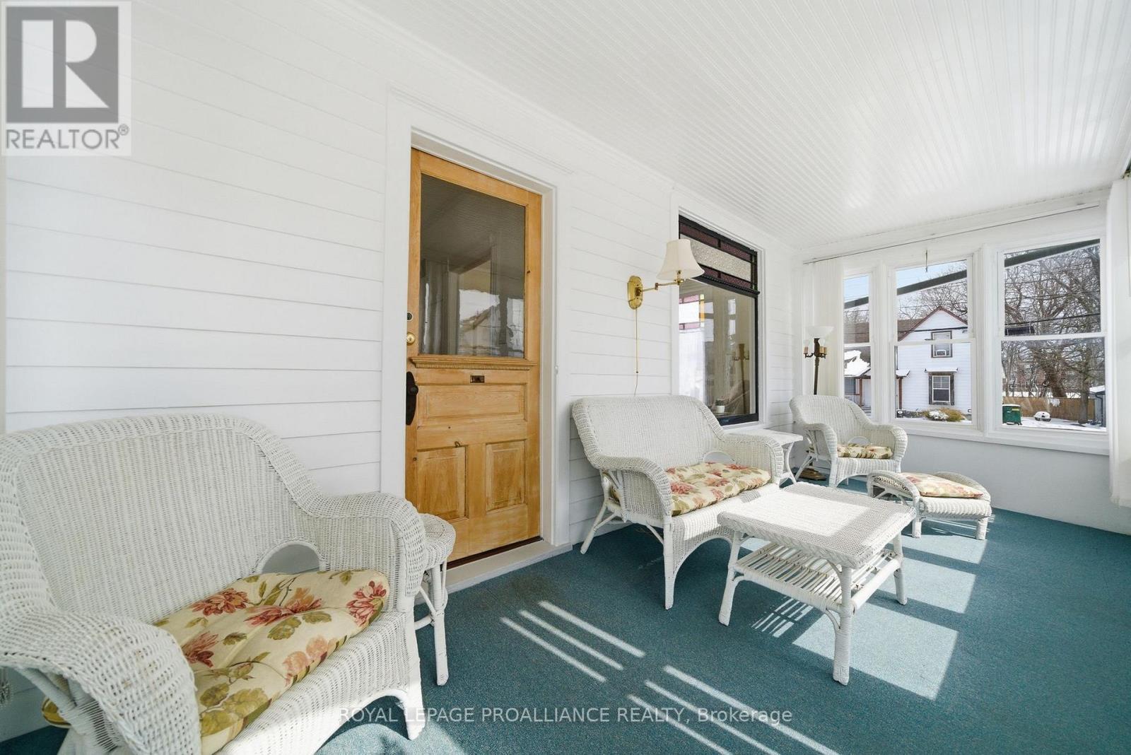 284 NOXON AVENUE - 4