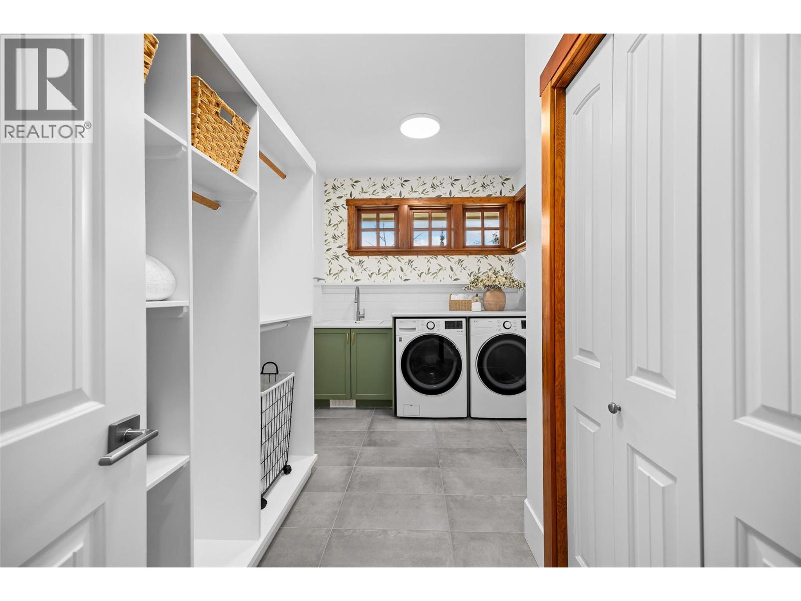 1786 Mid Ridge Court, Kelowna