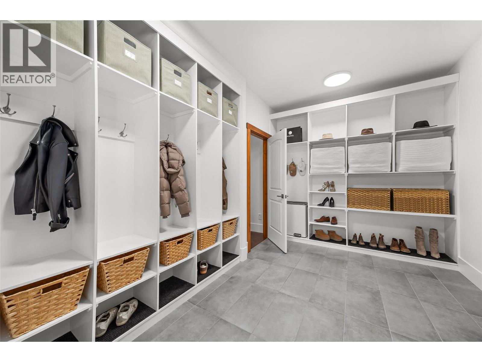 1786 Mid Ridge Court, Kelowna