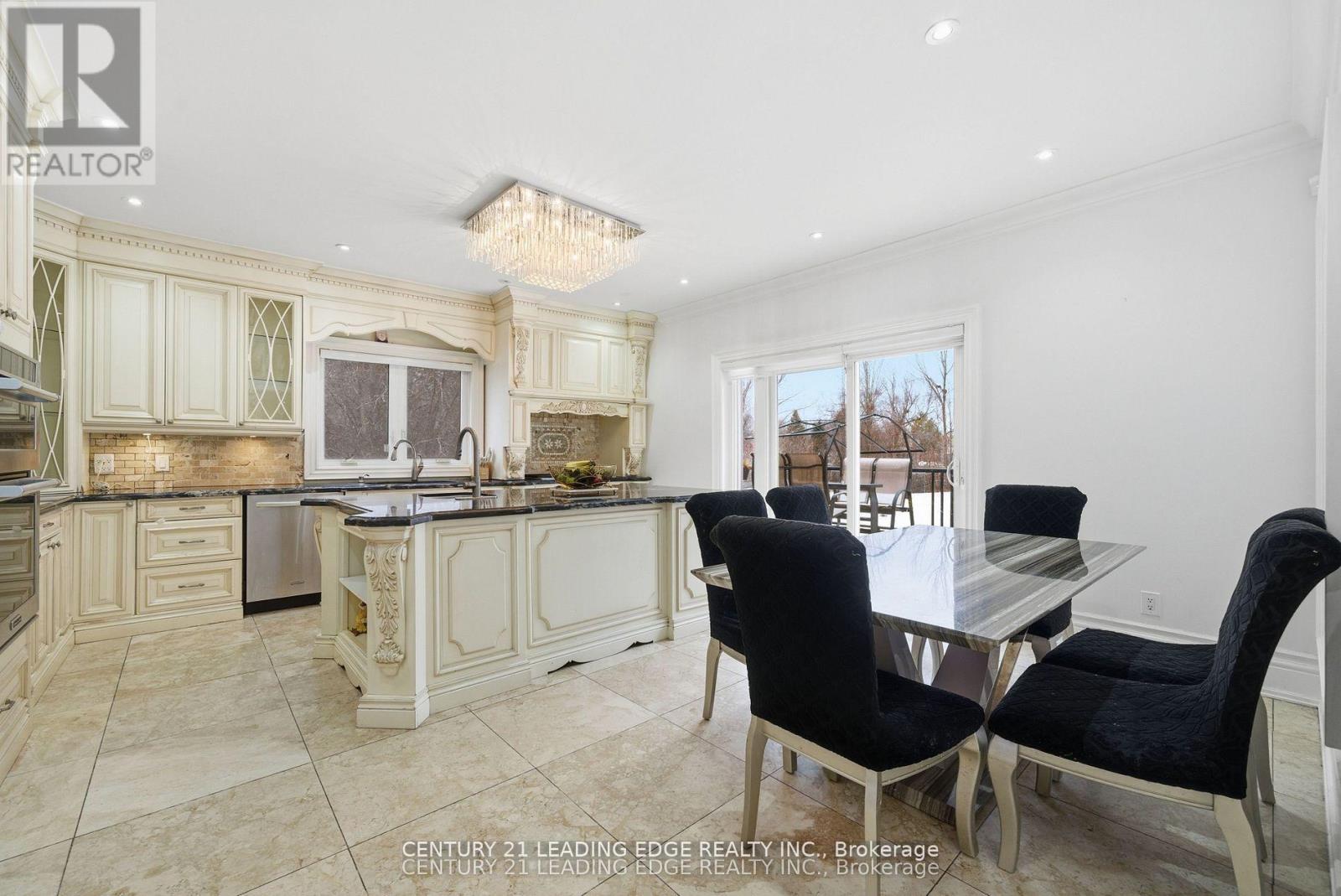 10 BUNTING COURT - 18