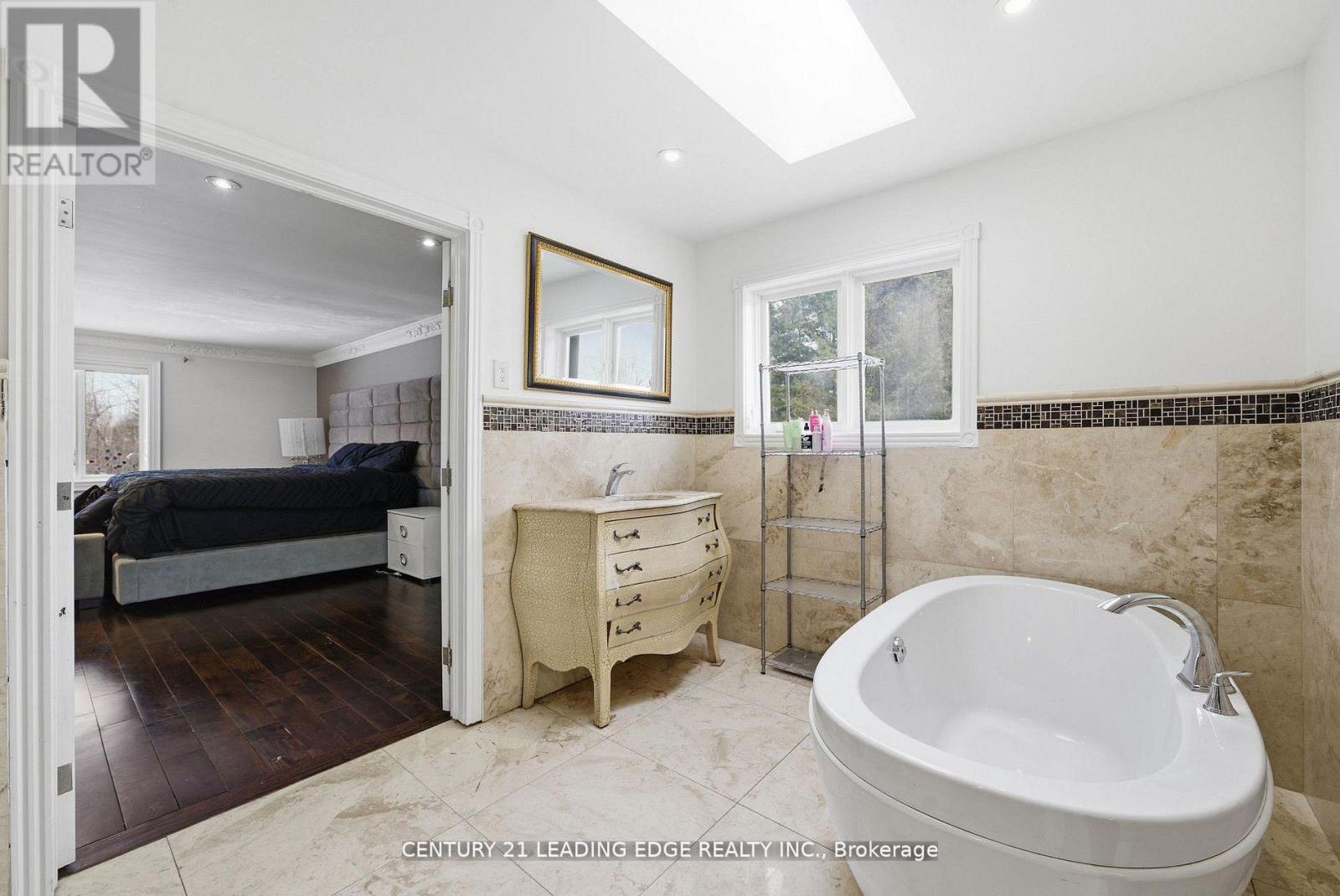10 BUNTING COURT - 29