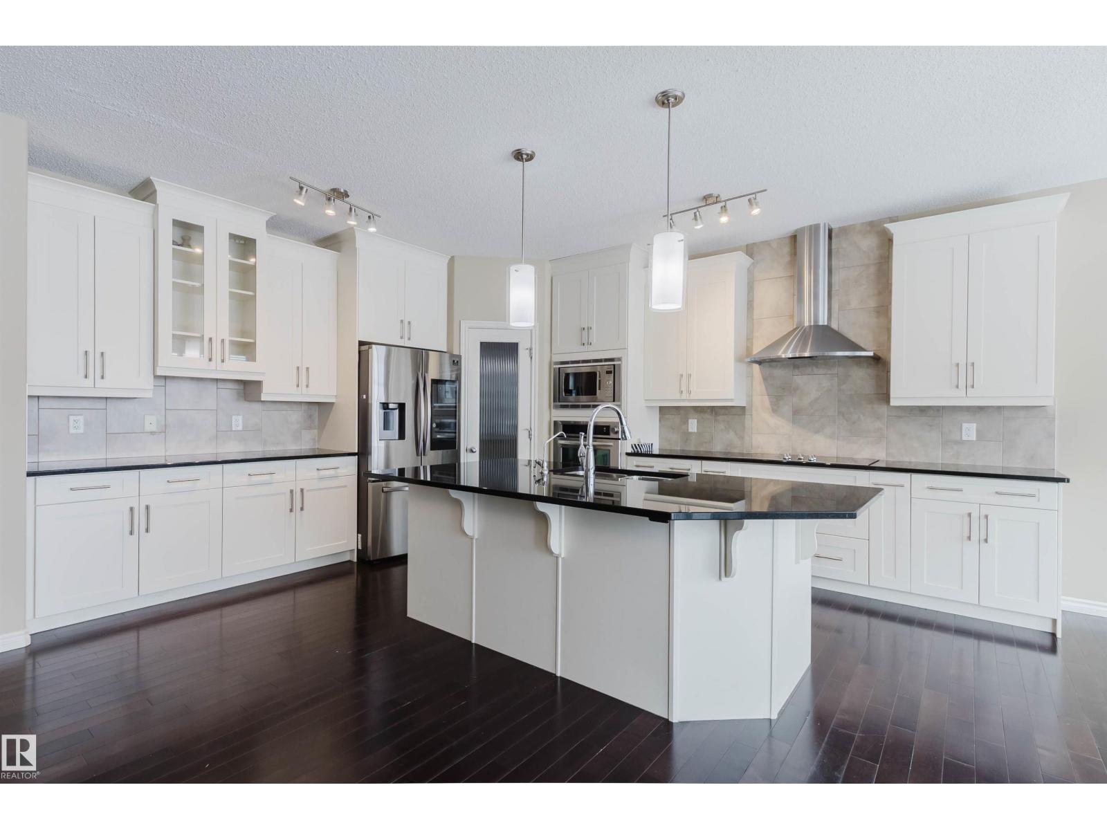 1007 173 ST SW, Edmonton