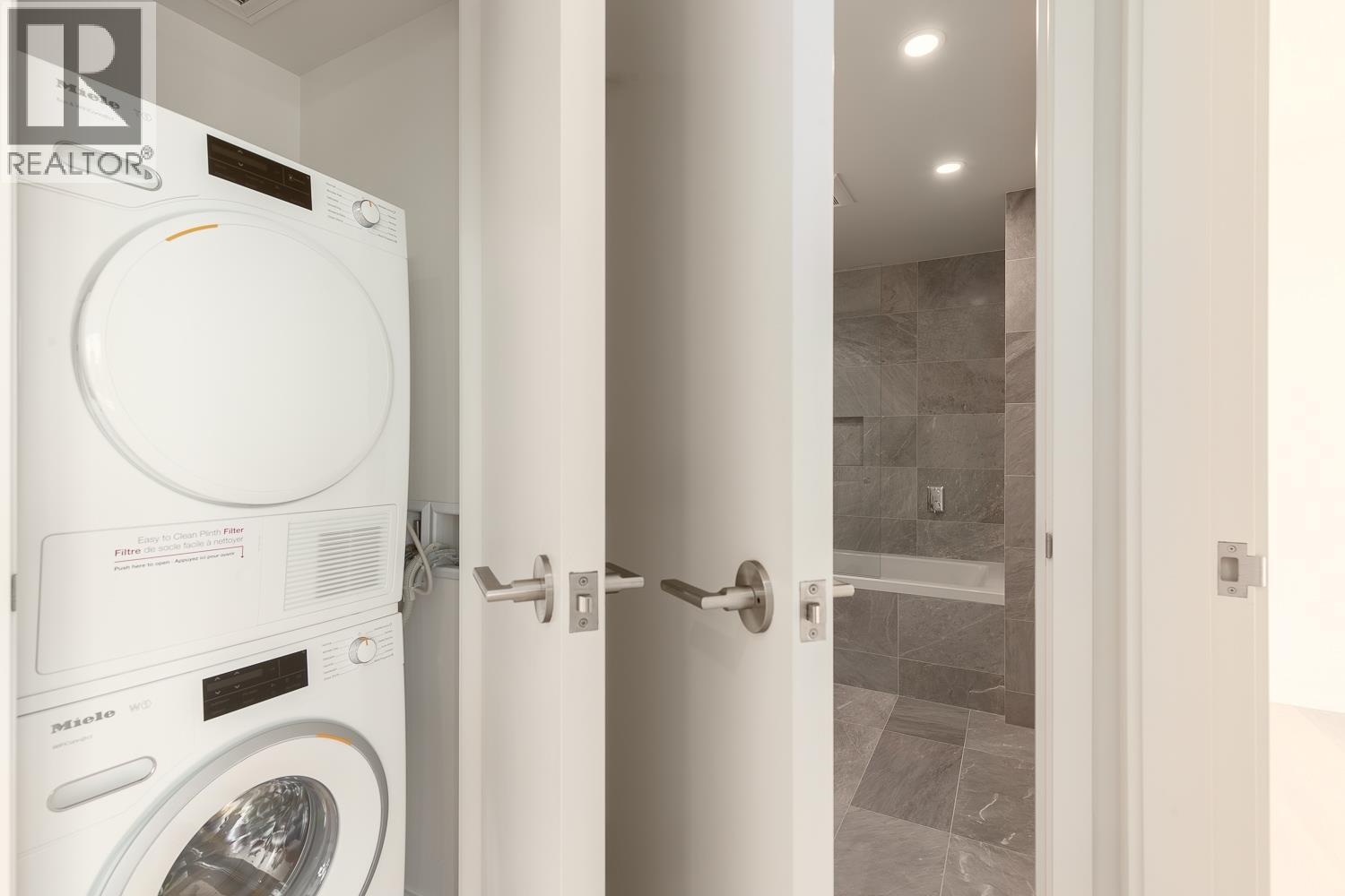 1701 889 PACIFIC STREET, Vancouver