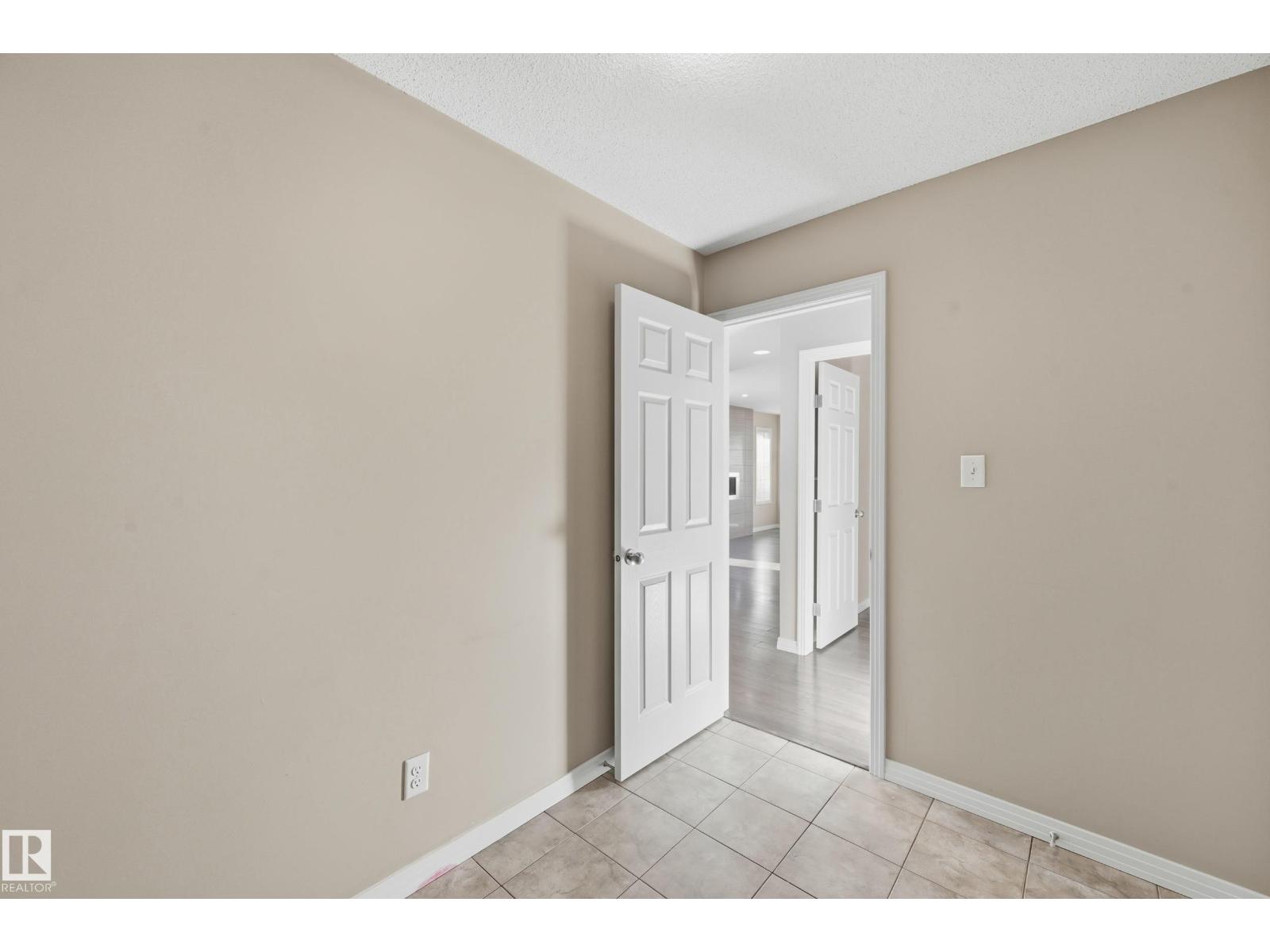 3552 CLAXTON CR SW, Edmonton