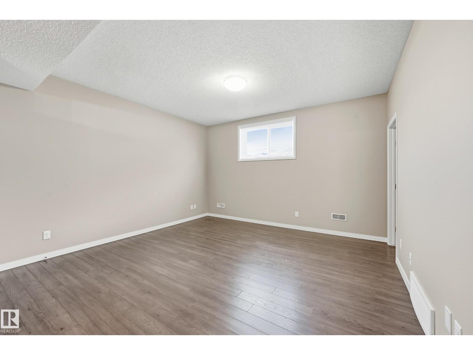 3552 CLAXTON CR SW, Edmonton