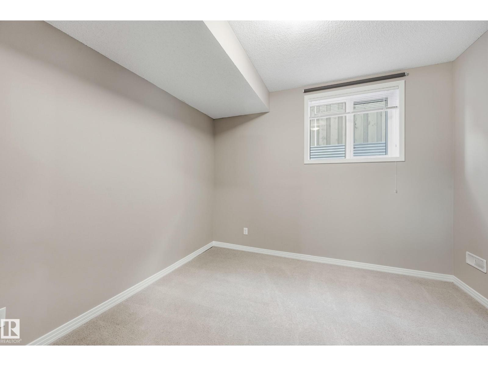 3552 CLAXTON CR SW, Edmonton