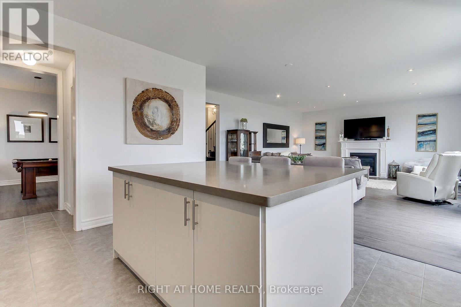 14 DON HADDEN CRESCENT - 18