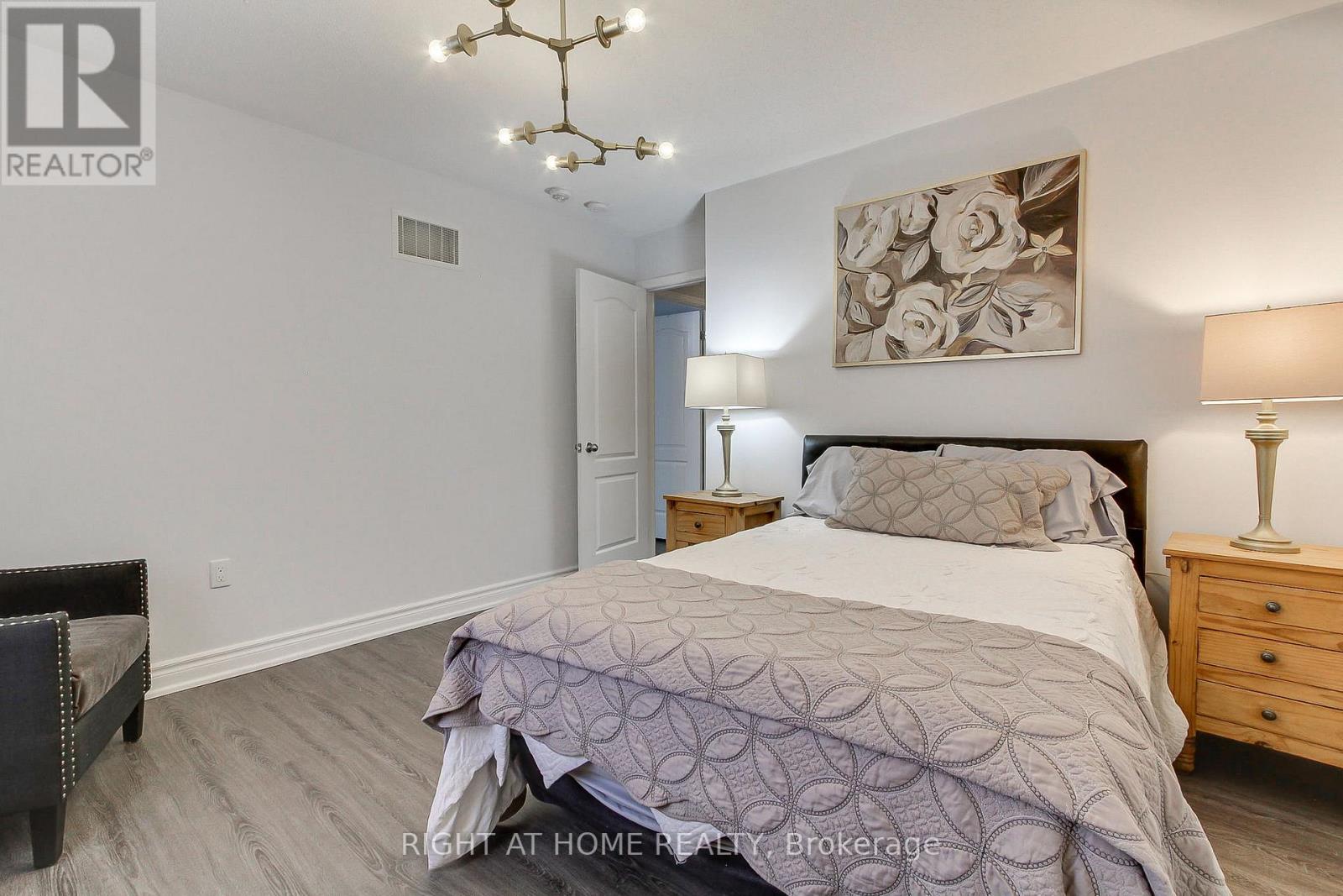 14 DON HADDEN CRESCENT - 35