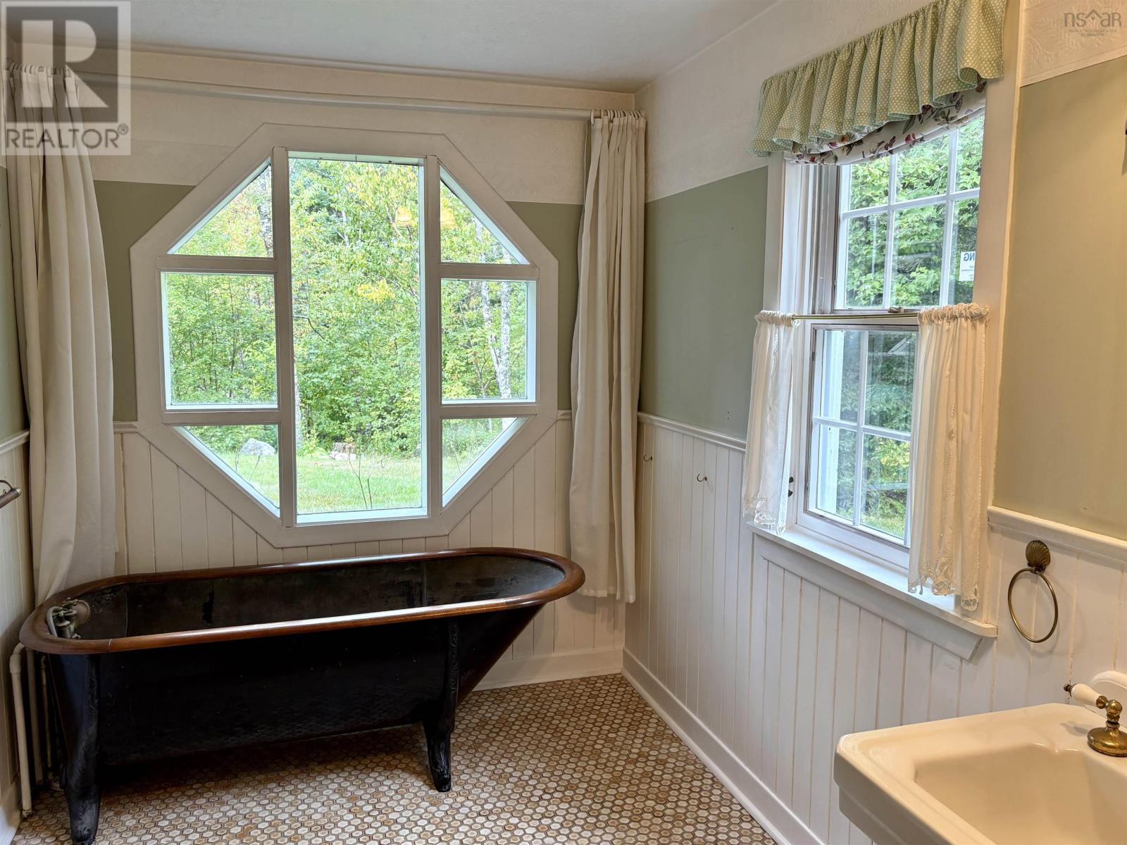 3512 EAST BIG INTERVALE RD., MARGAREE VALLEY - 31