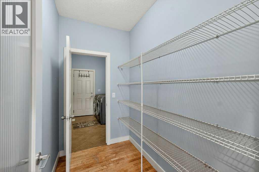 171 EAST LAKEVIEW COURT E - 18