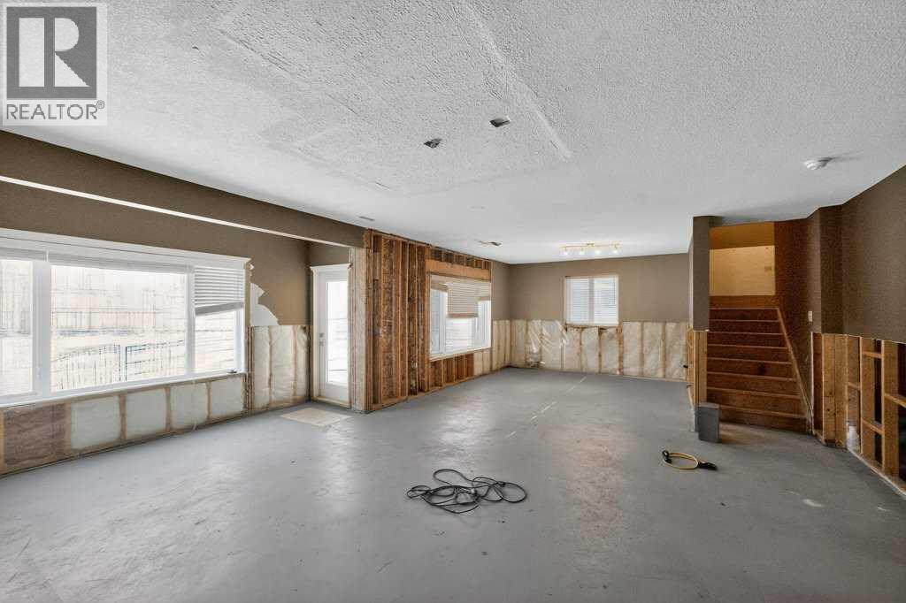 171 EAST LAKEVIEW COURT E - 38