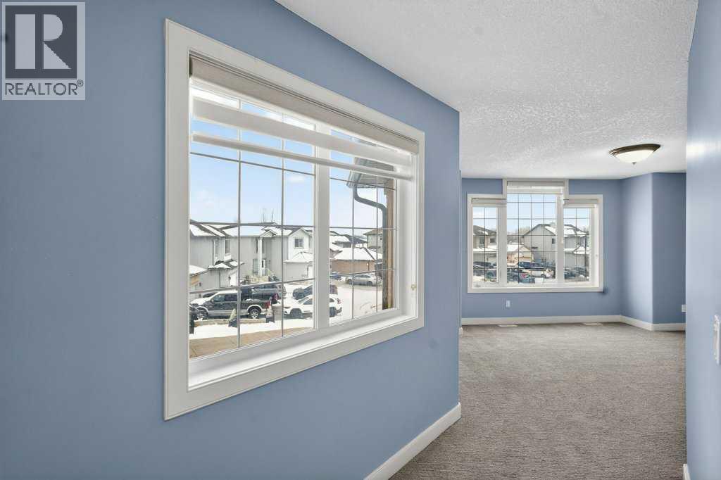 171 EAST LAKEVIEW COURT E - 27