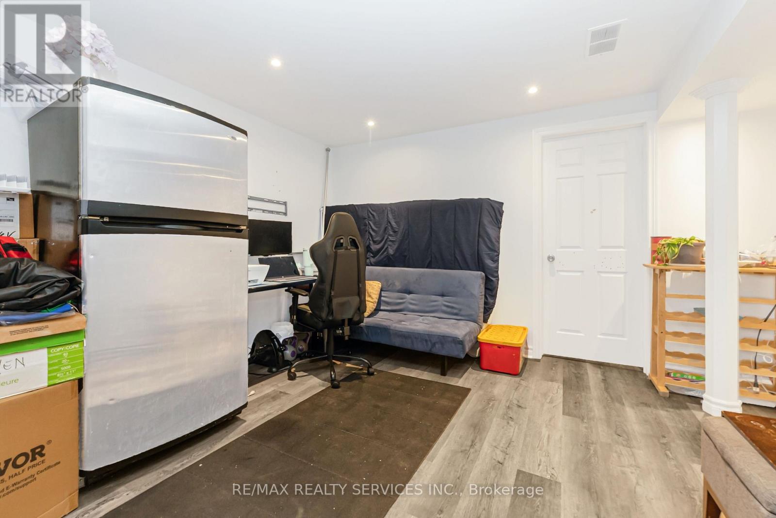 8 CHIPWOOD CRESCENT,Brampton (Madoc),,