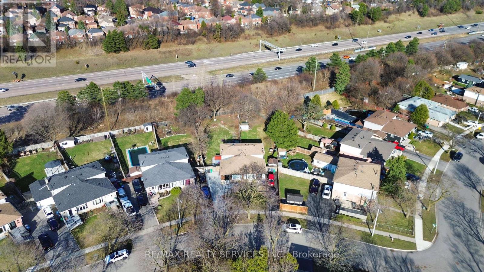 8 CHIPWOOD CRESCENT,Brampton (Madoc),,