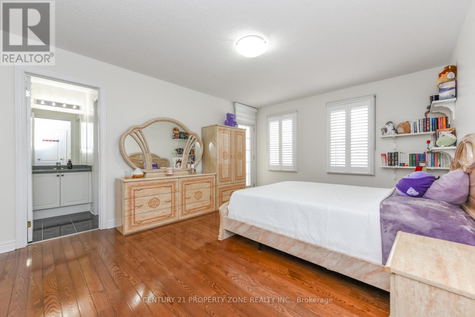 22 JACKSONVILLE DRIVE - 32