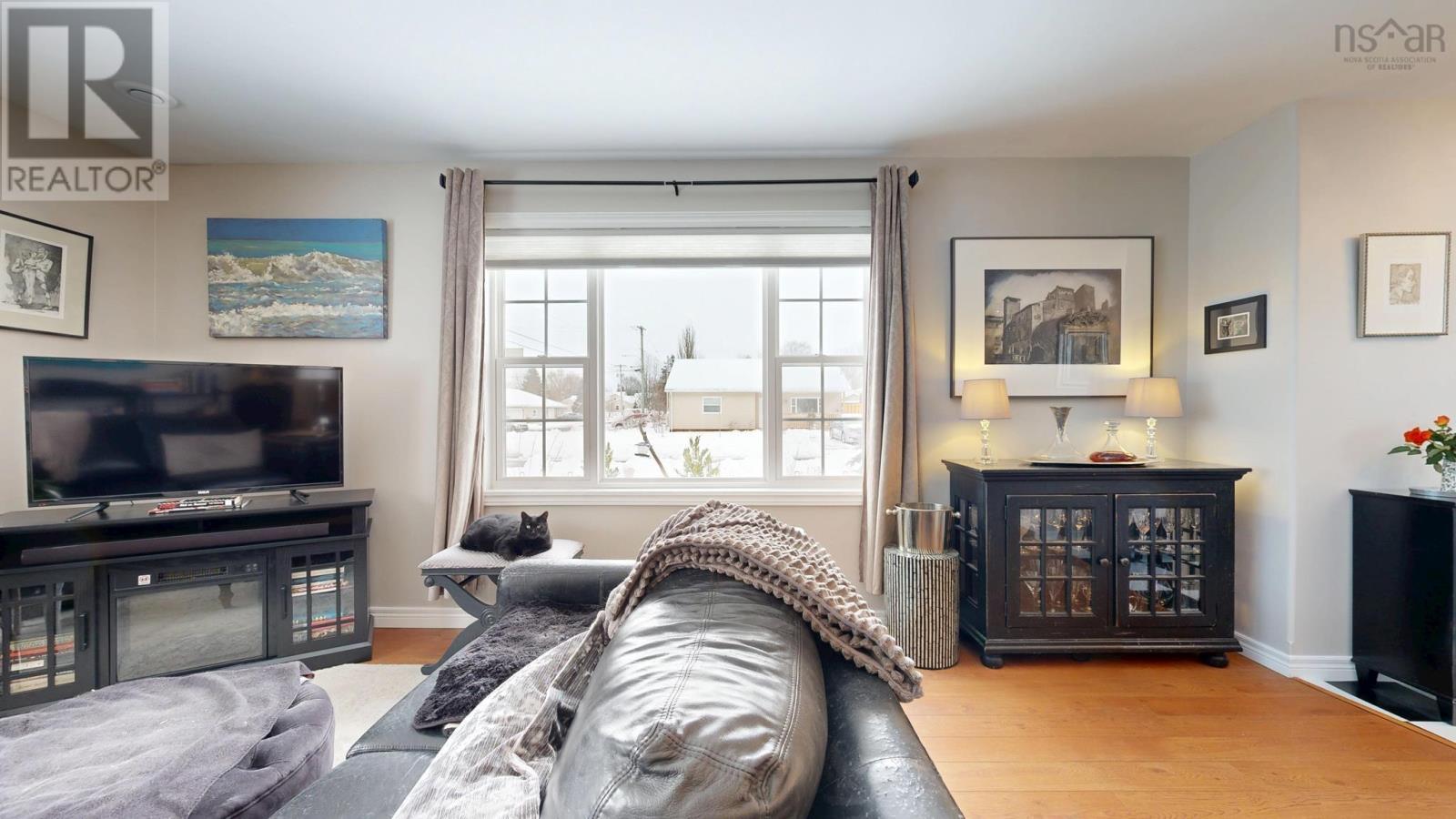 27 WHIDDEN AVENUE - 18