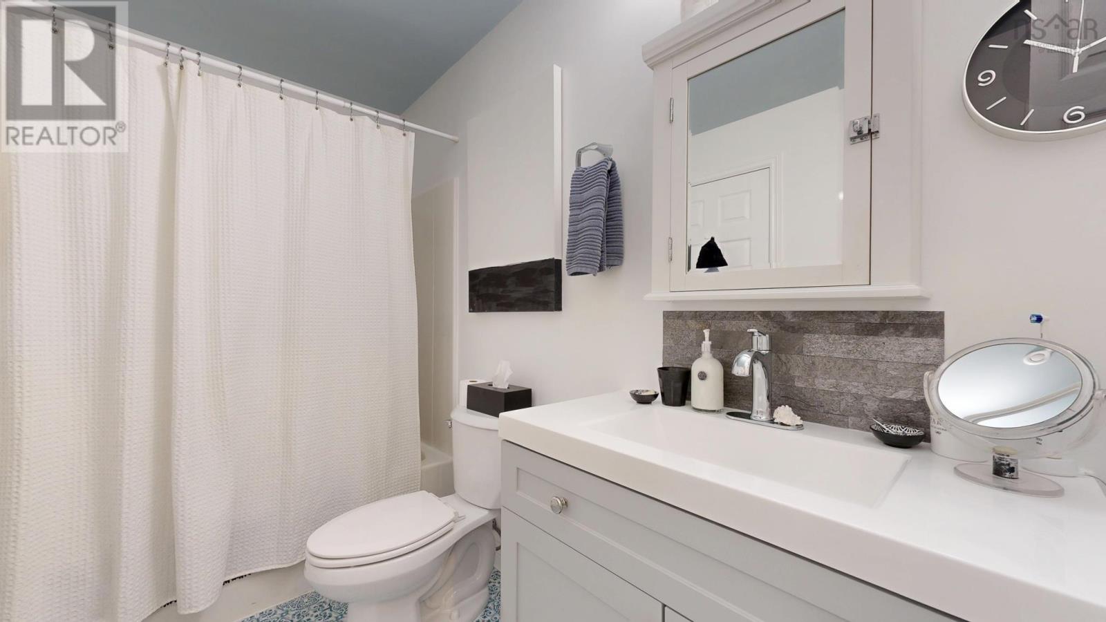 27 WHIDDEN AVENUE - 27