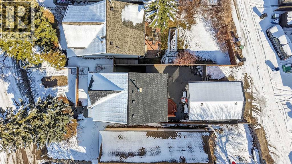 Single Family House for Sale in  Queen Anne Close SE Queensland Calgary 